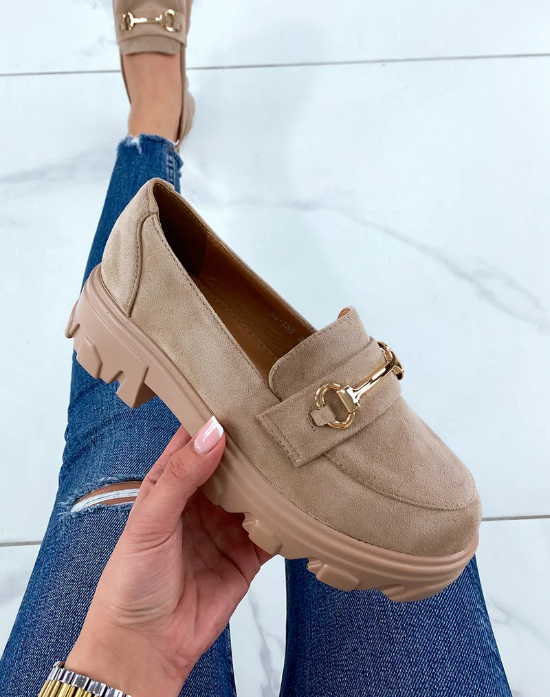 Mocassins en suédine taupe à semelle épaisse et crantée