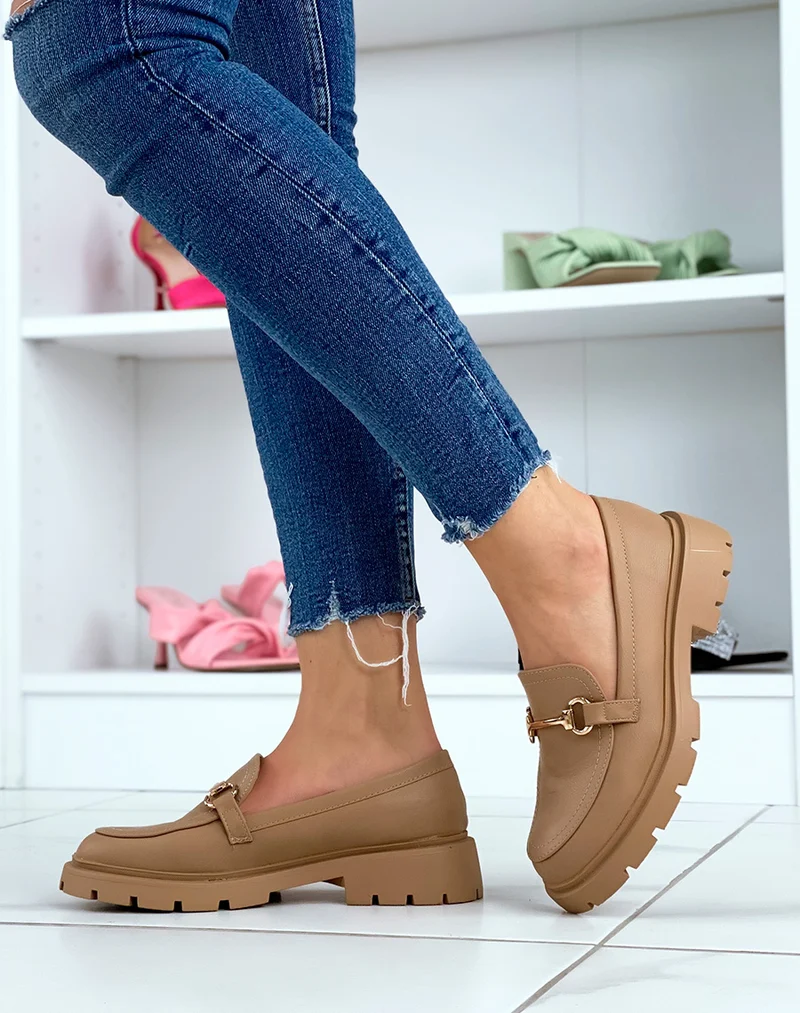 Mocassins taupe à semelle épaisse et crantée
