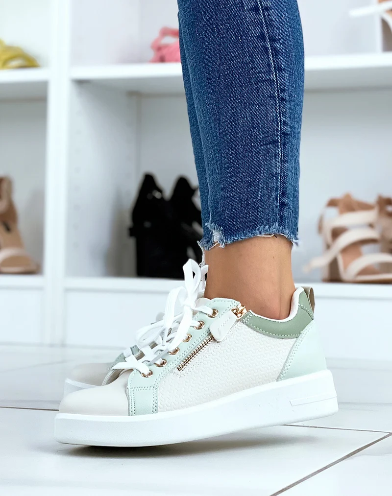 Baskets blanches et verdeau avec zip