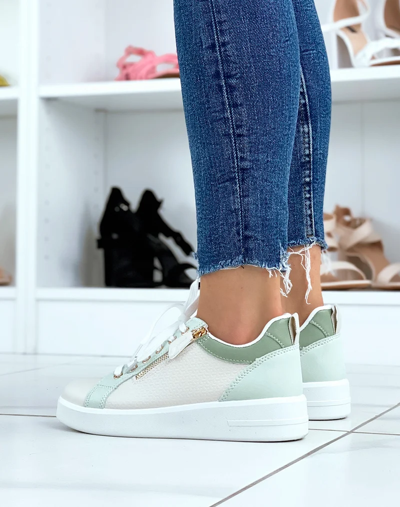 Baskets blanches et verdeau avec zip