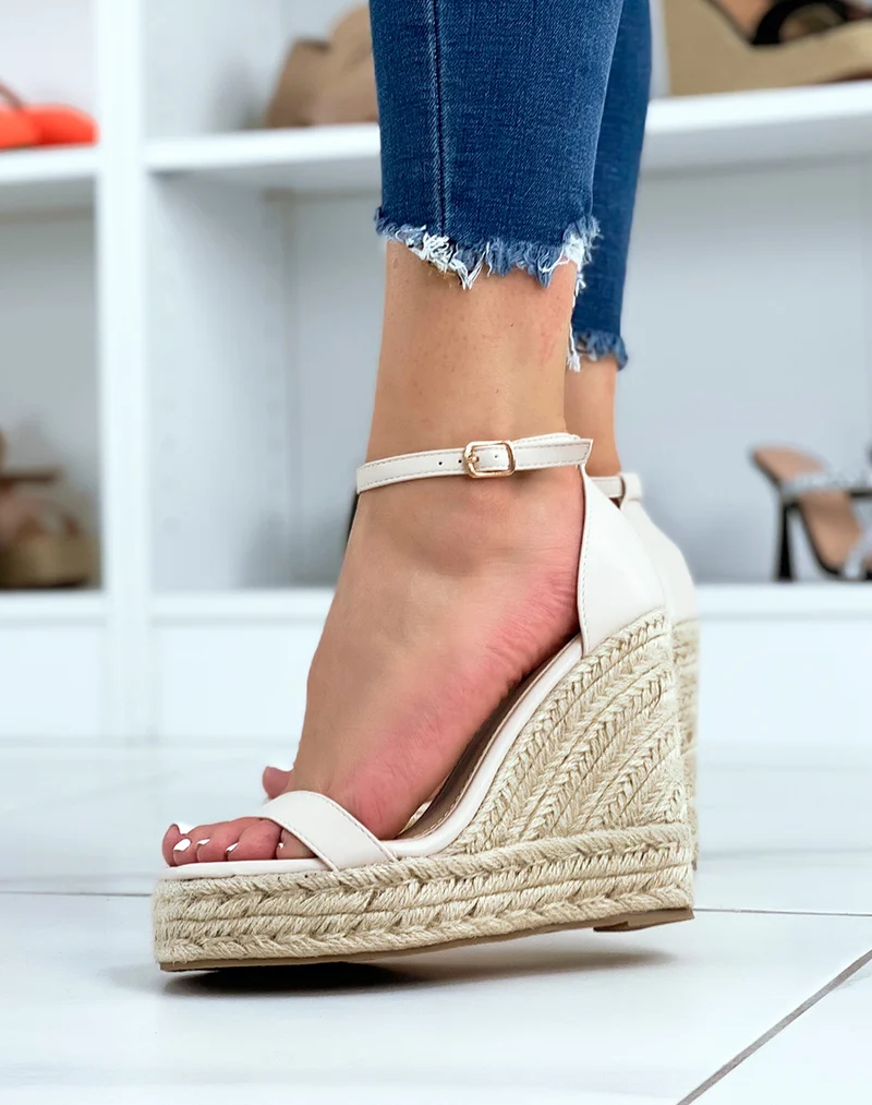 Compensées beige à bout carré et talon haut