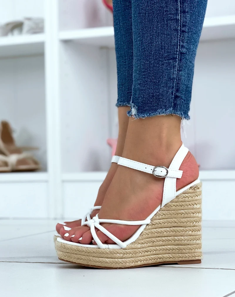 Compensées blanches à talon en jute