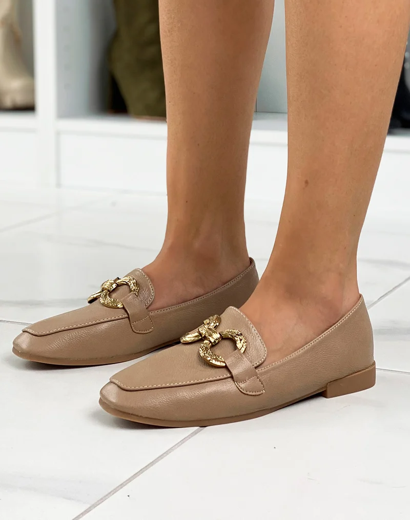 Mocassins plats marron clair à double boucles dorées