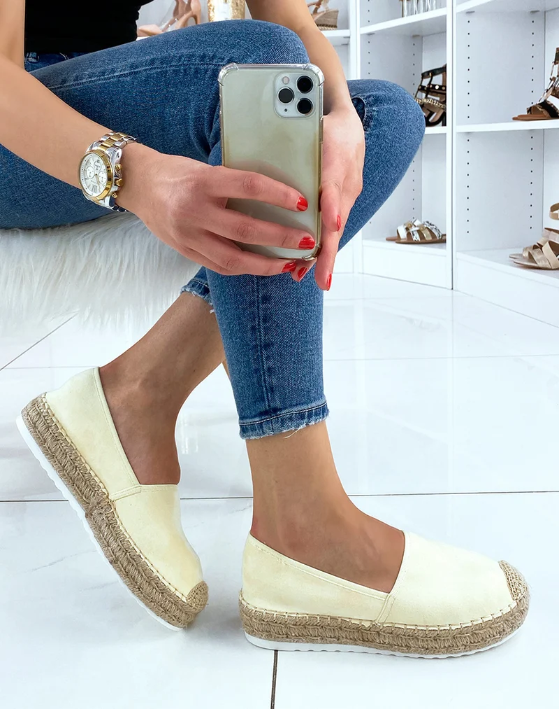 Espadrilles en jute et en suédine jaune pastel
