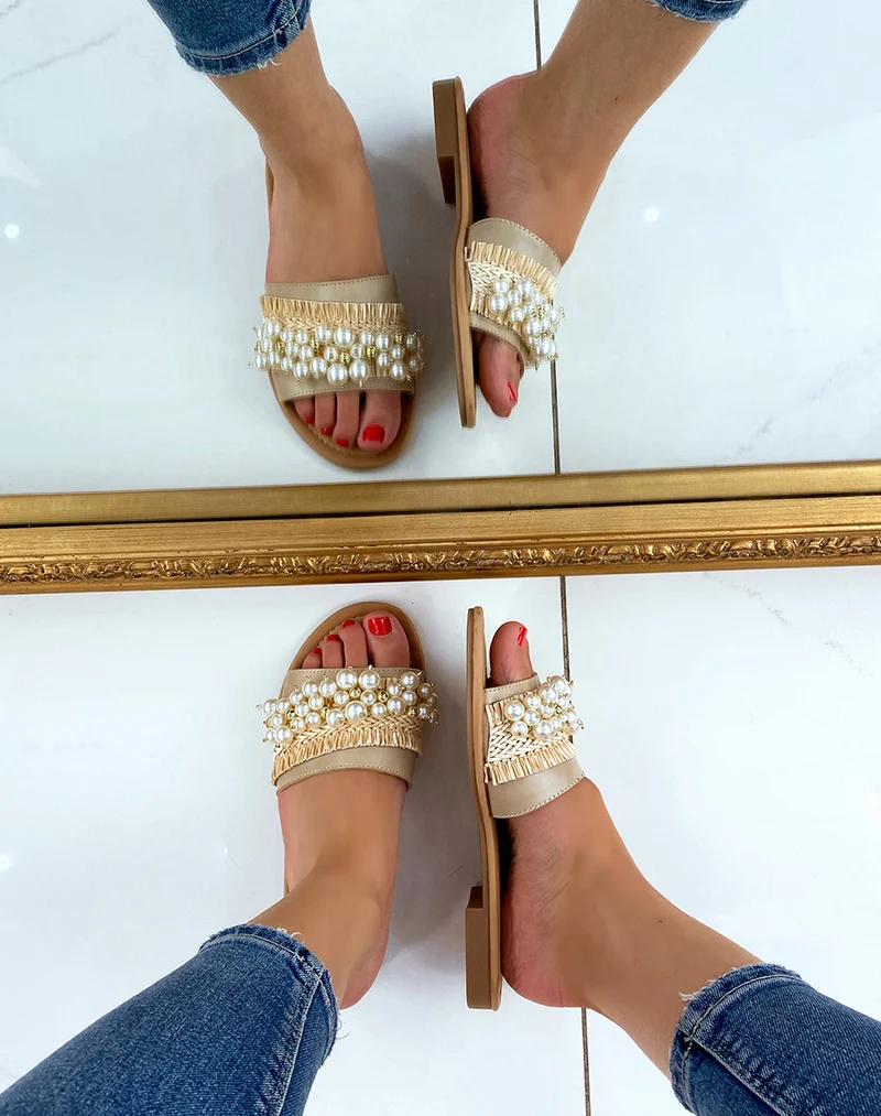 Mules beiges à multiples perles