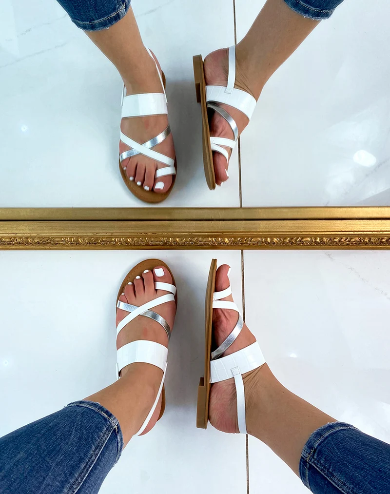 Nu-pieds blancs à brides entrecroisées