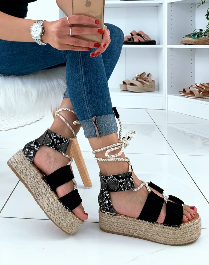 Espadrilles compensées noires en suédine avec lacets en corde épaisse