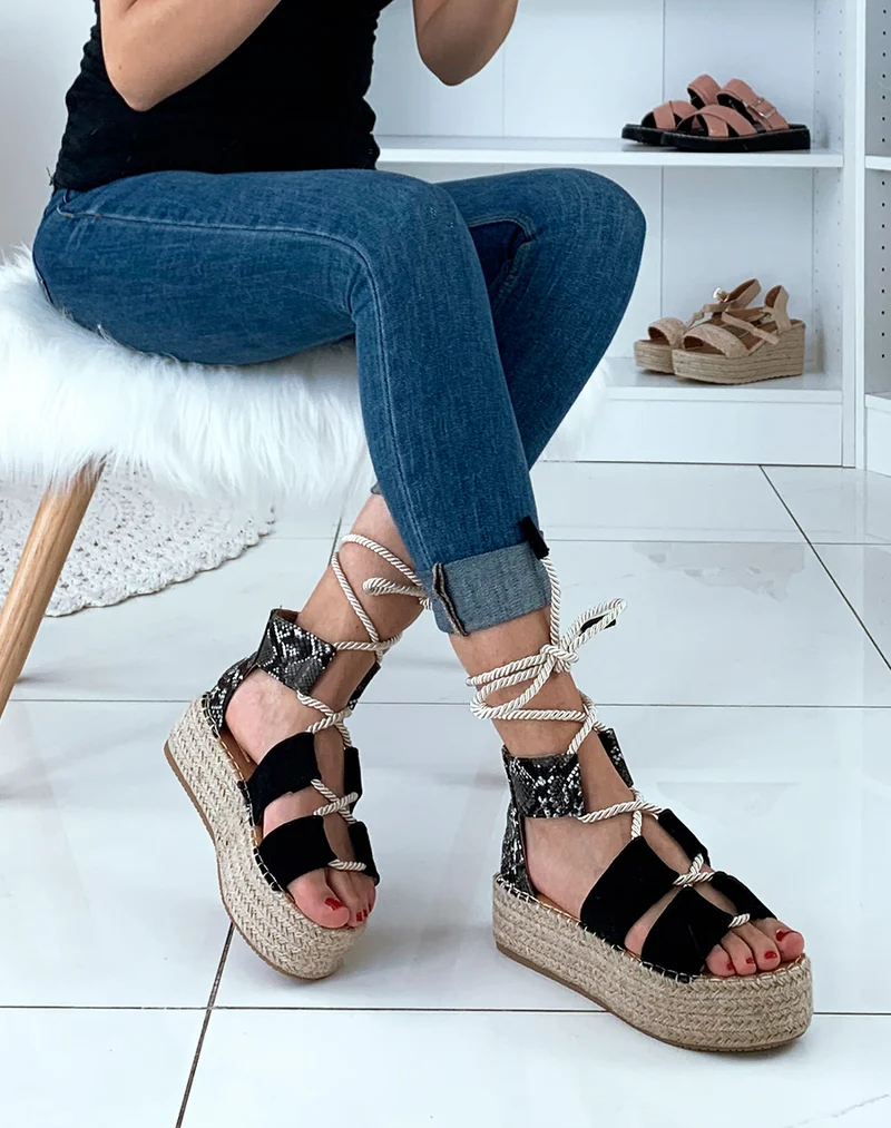 Espadrilles compensées noires en suédine avec lacets en corde épaisse