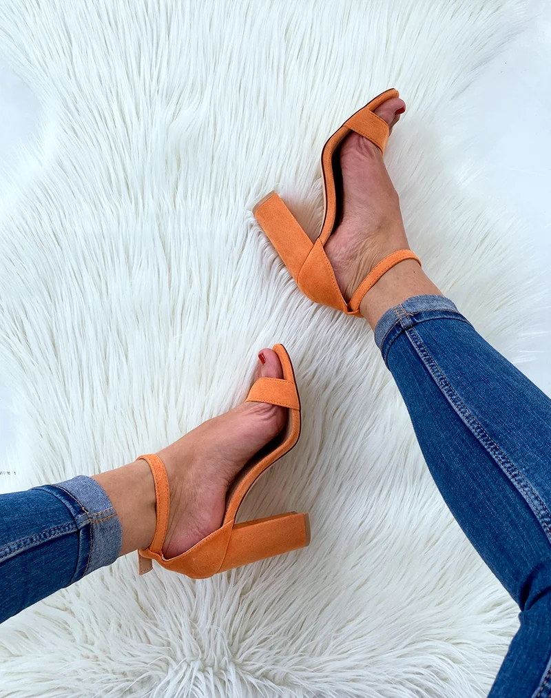 Sandales en suédine oranges à talons carrés