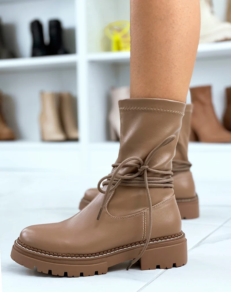 Bottines taupe clair à lacets