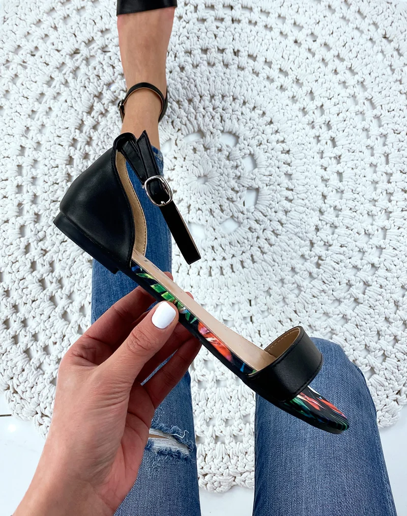 Nu-pieds noir en simili cuir