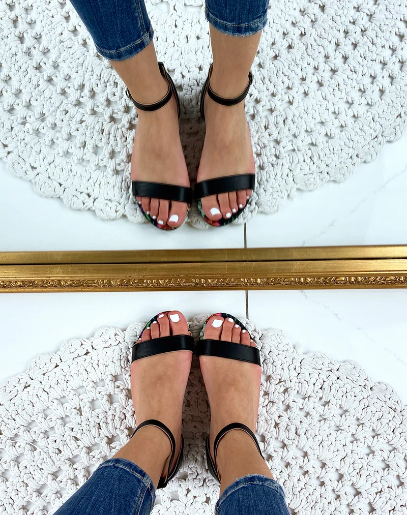 Nu-pieds noir en simili cuir