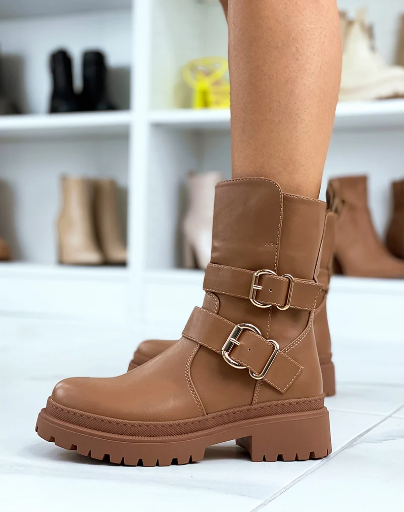 Bottines hautes marron clair à boucles dorées