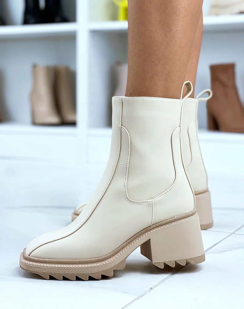 Bottines à talon beiges gommées avec surpiqures