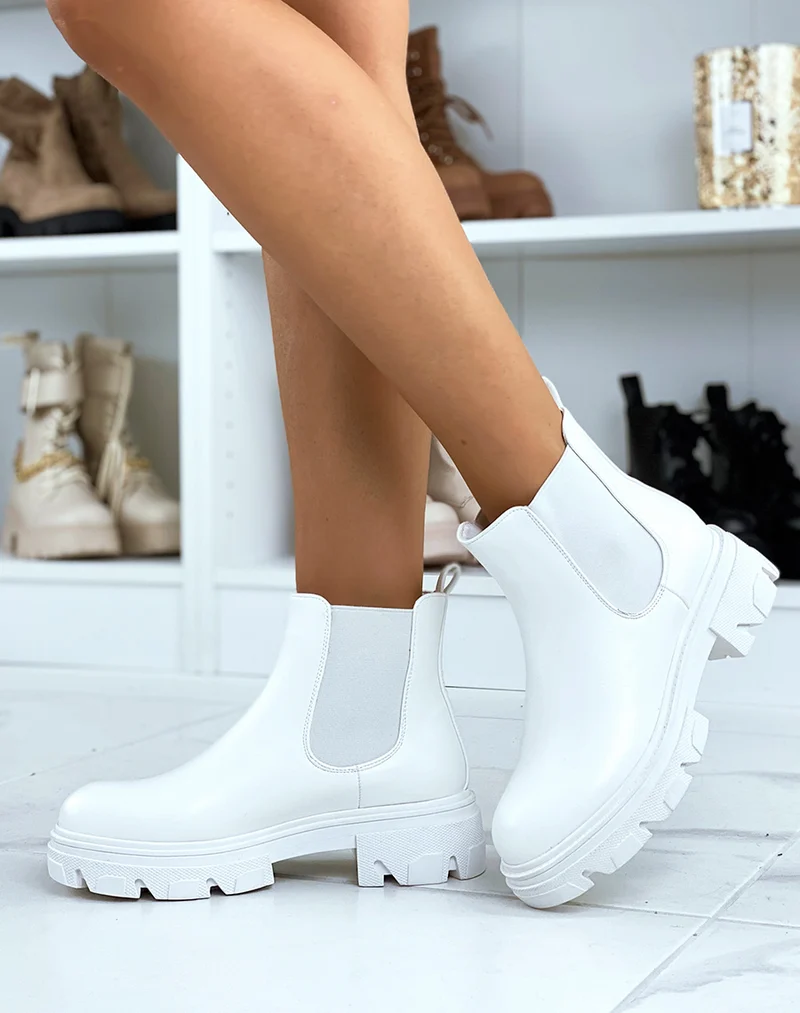 Chelsea boots blanches talonnées à semelle crantée