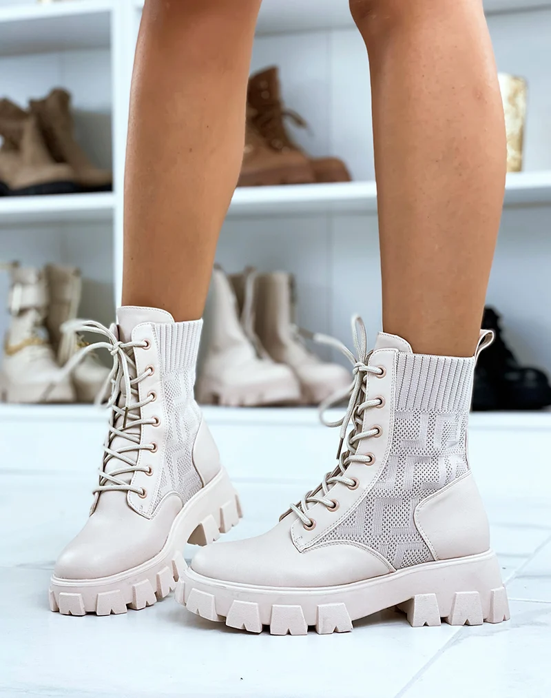 Bottines beiges lacées effet chaussette à imprimés aztèques et semelle crantée