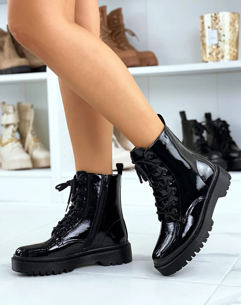 Bottines noires vernies montantes à lacets