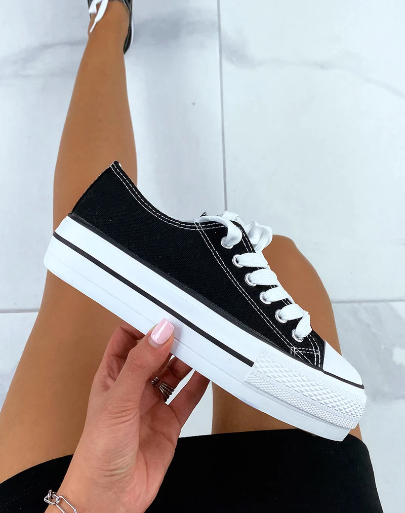 Basket basse noire en tissu