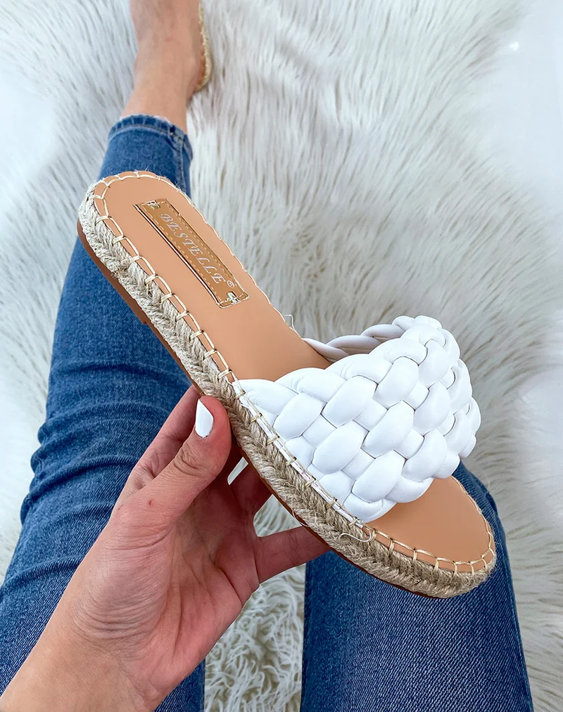 Mules blanches tressées à semelle en jute