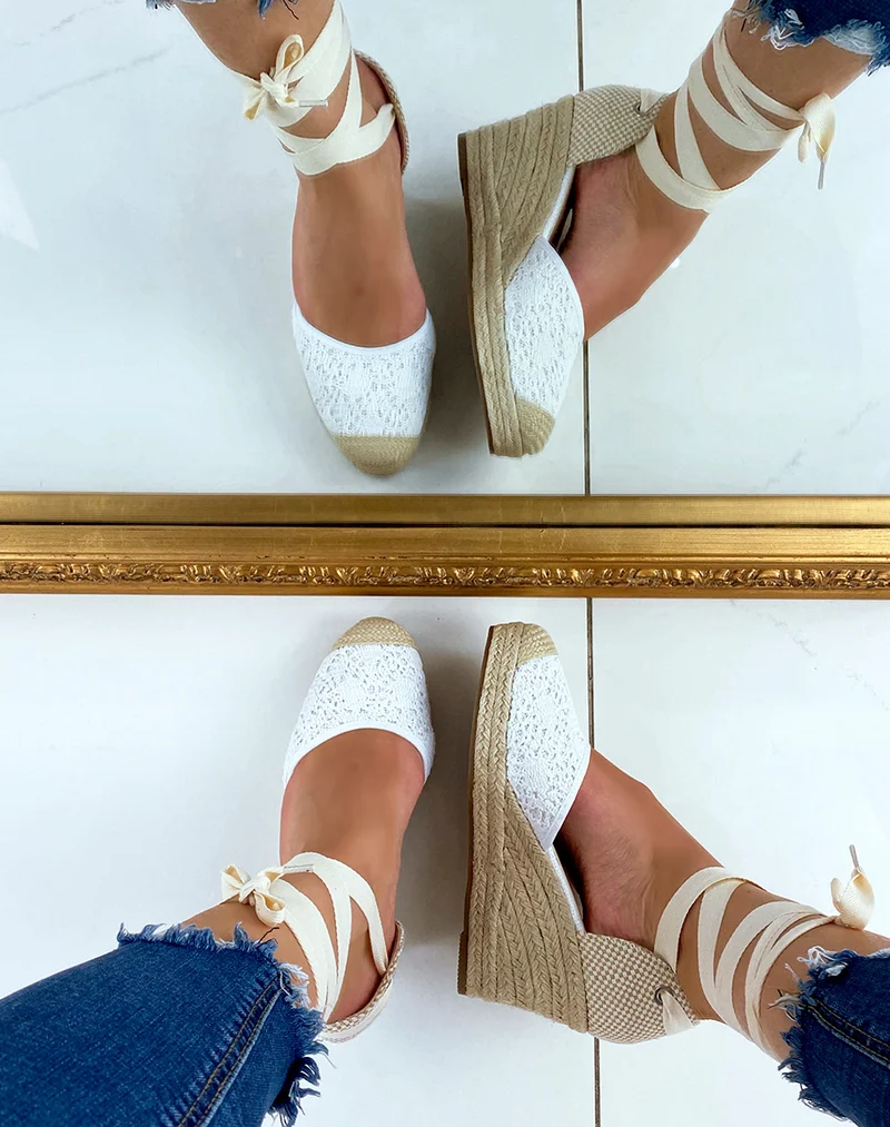 Espadrilles compensées blanches à longues lanières