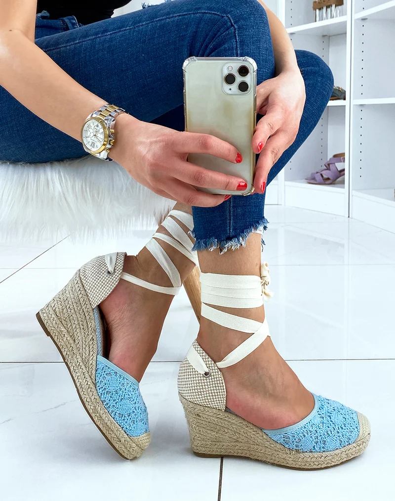 Espadrilles compensées bleu pastel à longues lanières