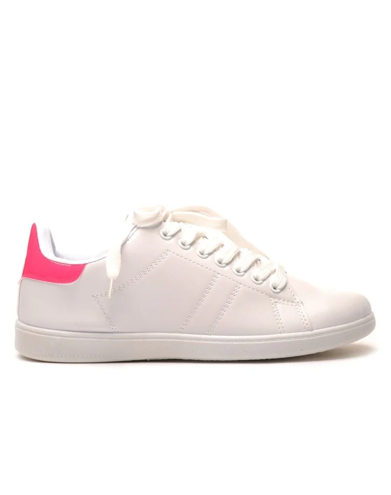 Baskets tendance blanche détail fuchsia