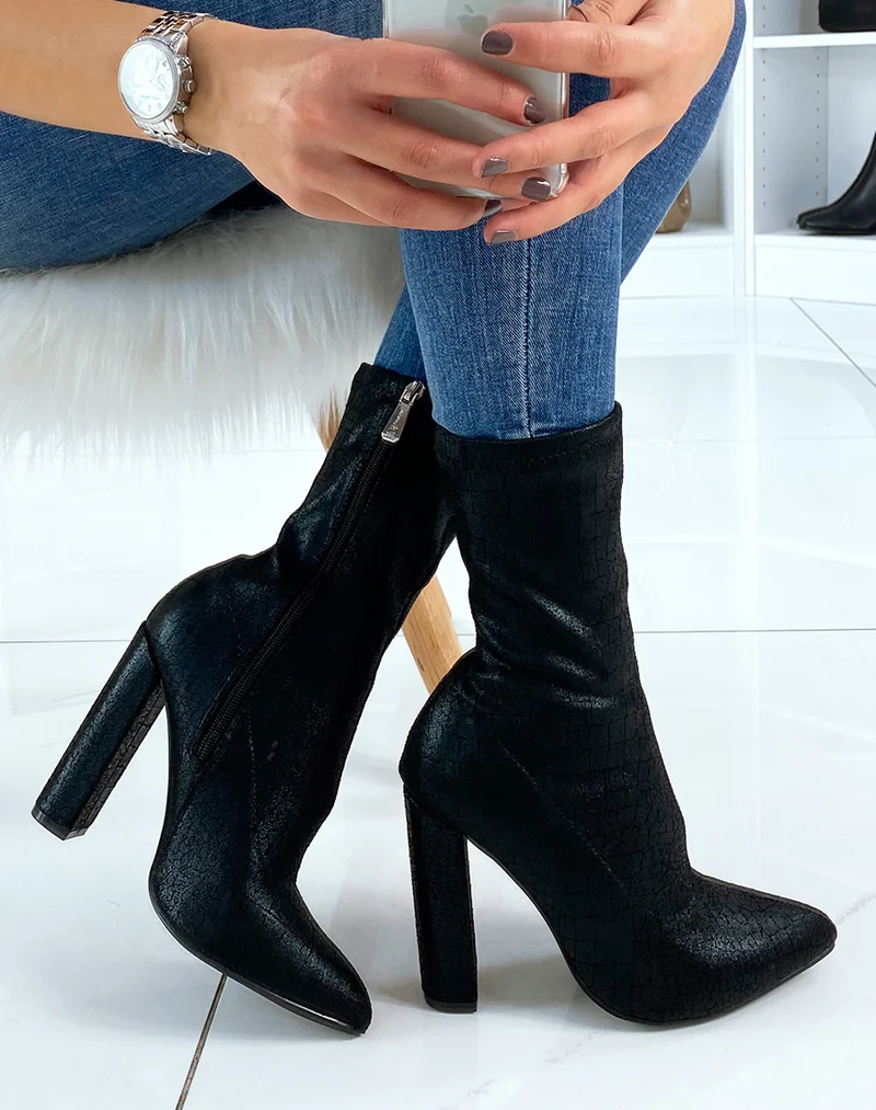 Bottines à talon noires à bout pointu
