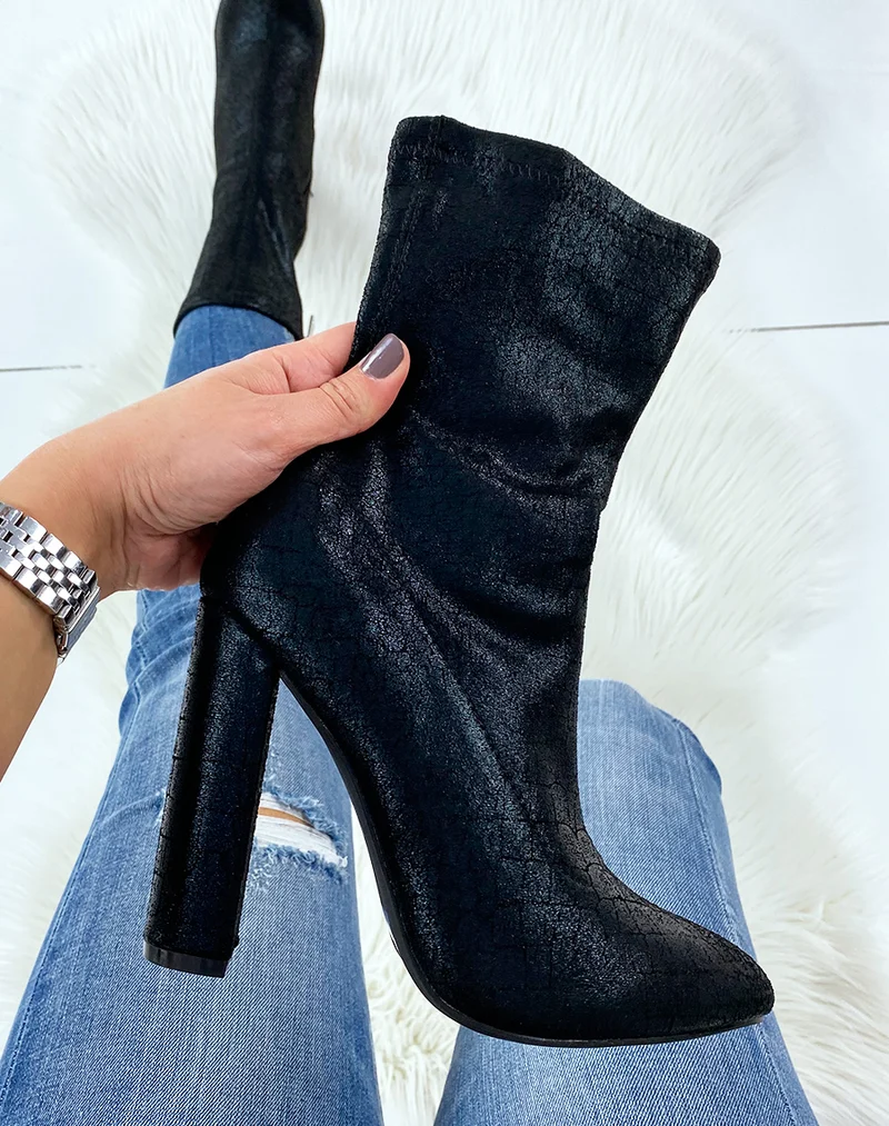 Bottines à talon noires à bout pointu