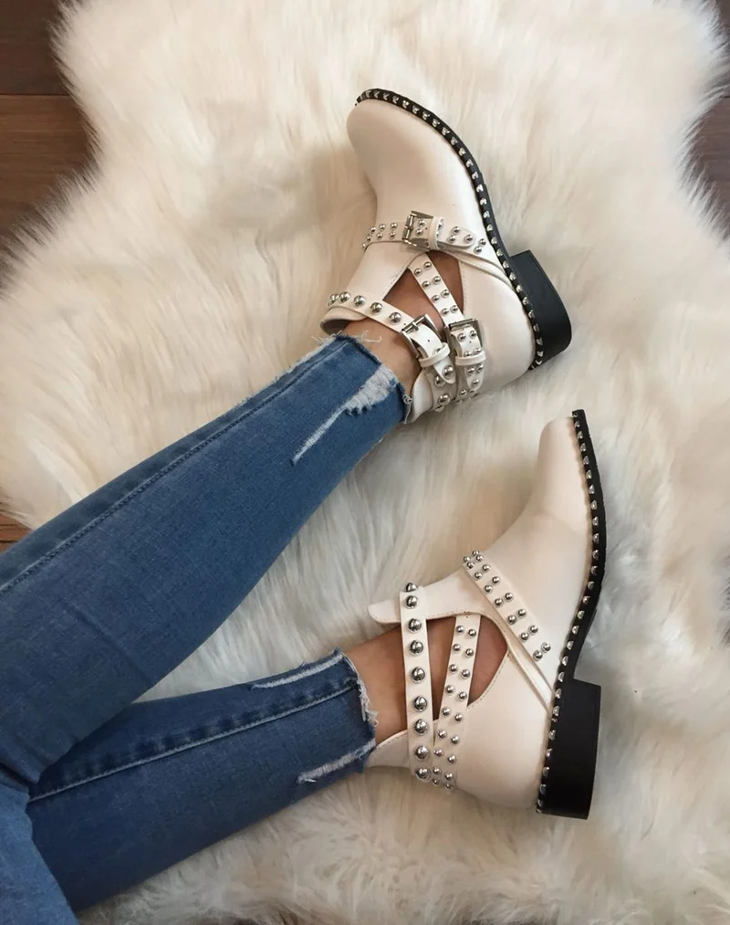Bottines cloutés blanches