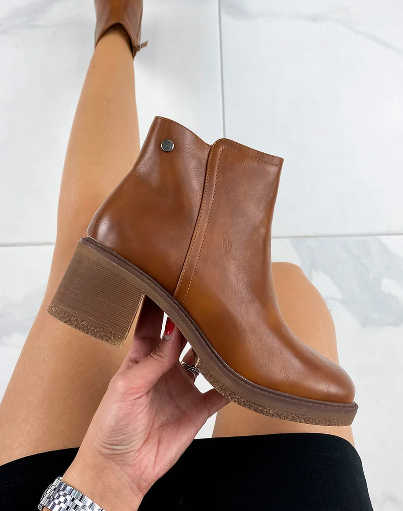 Bottines camel lisses à petit talon