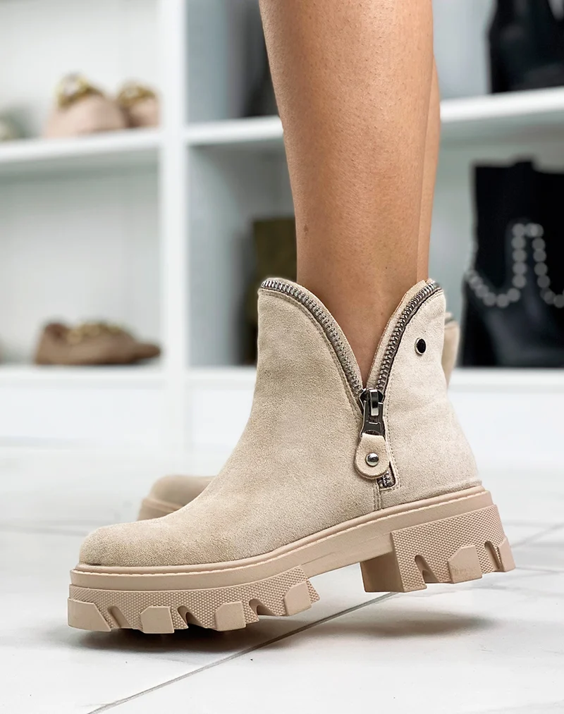Bottines beiges en suédine effet pétale zipée