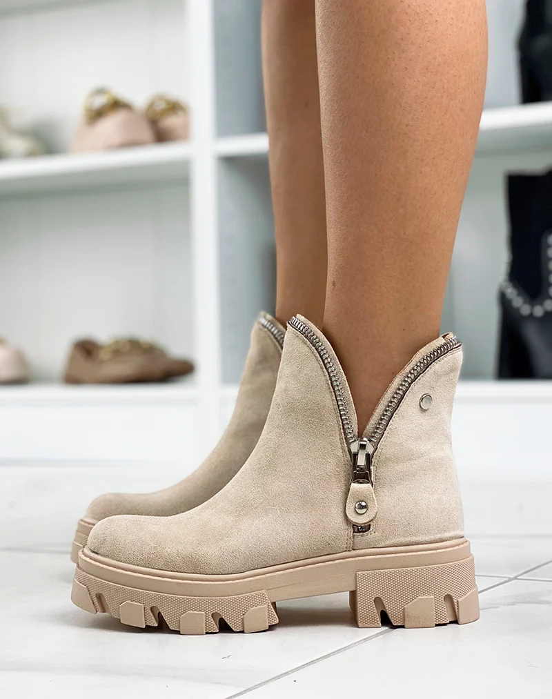 Bottines beiges en suédine effet pétale zipée
