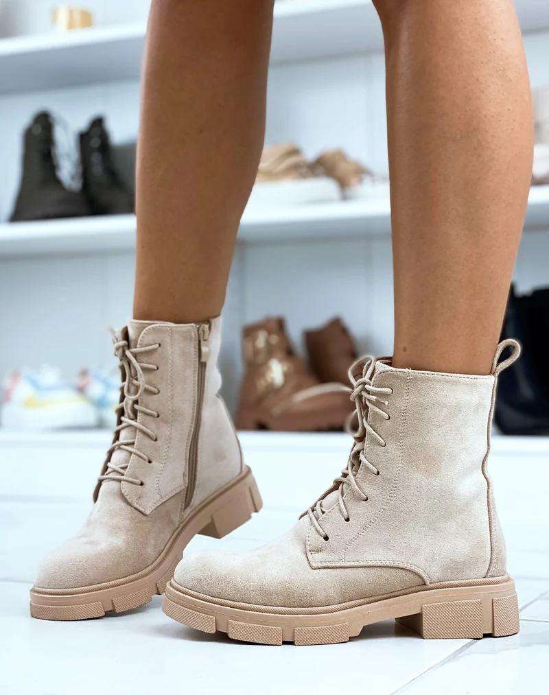 Bottines montantes en suédine beige à lacet