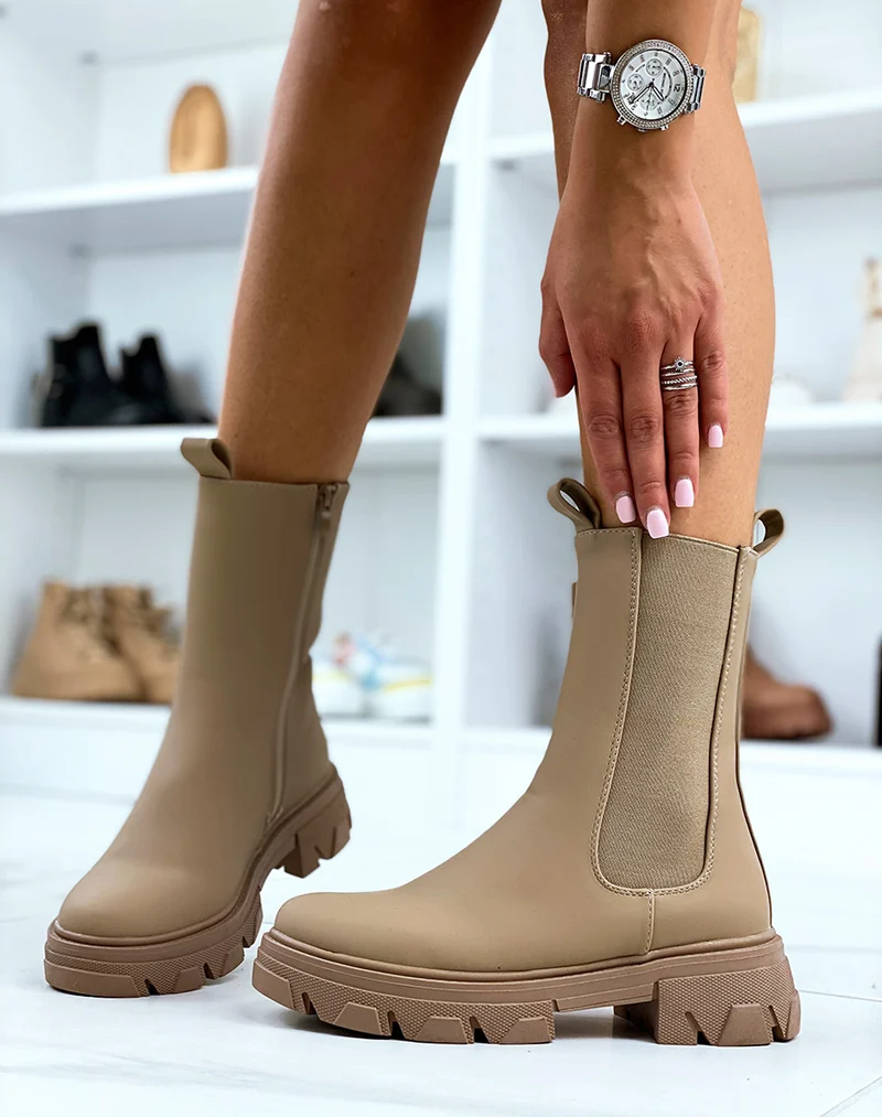 Bottines beige foncé montantes style chelsea à semelle crantée