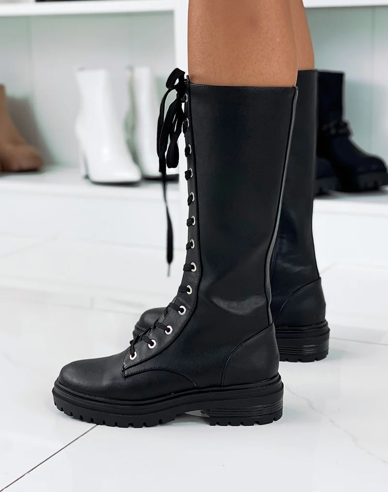 Bottes hautes noires à lacets