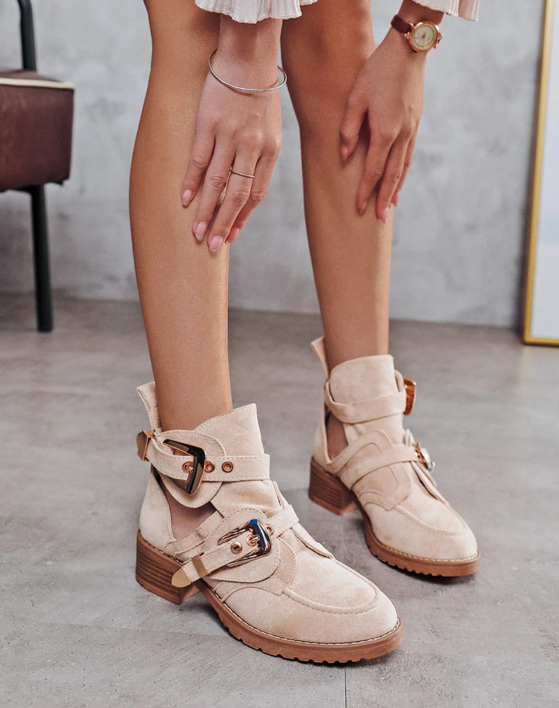 Bottines ouvertes beiges en suédine