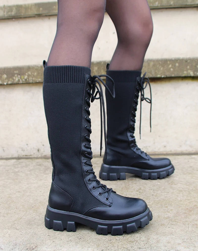 Bottes noires lacées façon chaussette