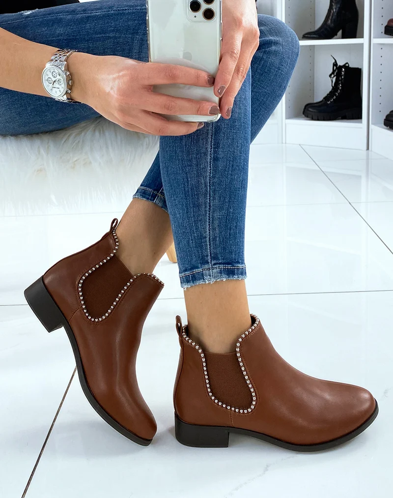 Bottines camel à détail argenté