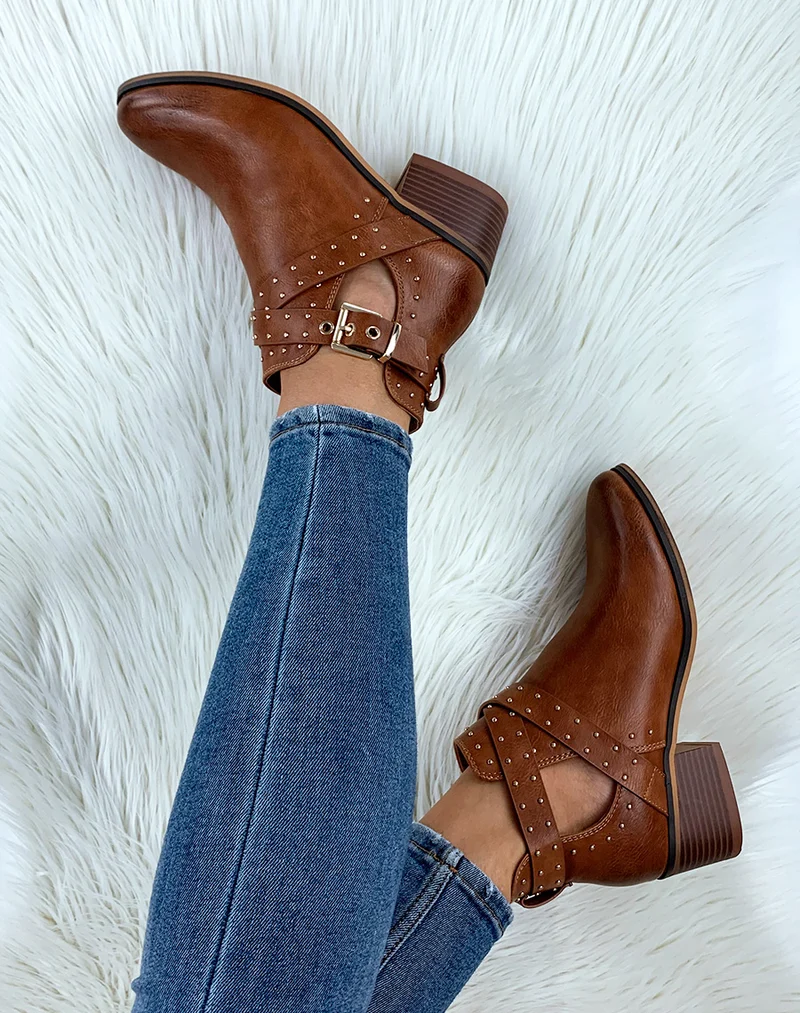 Bottines basses camel ouvertes
