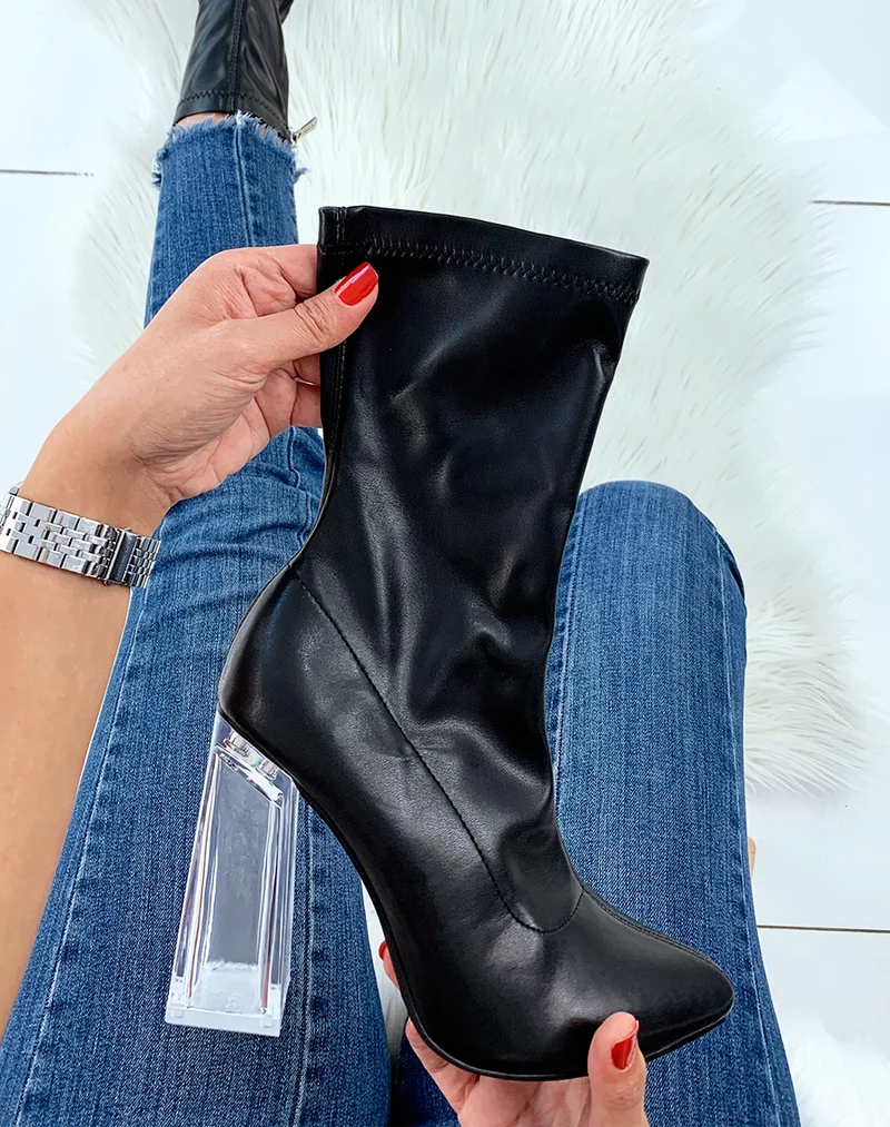 Bottines noires à talon transparent
