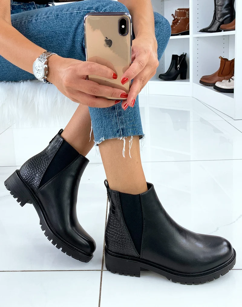 Bottines basses noires effet croco