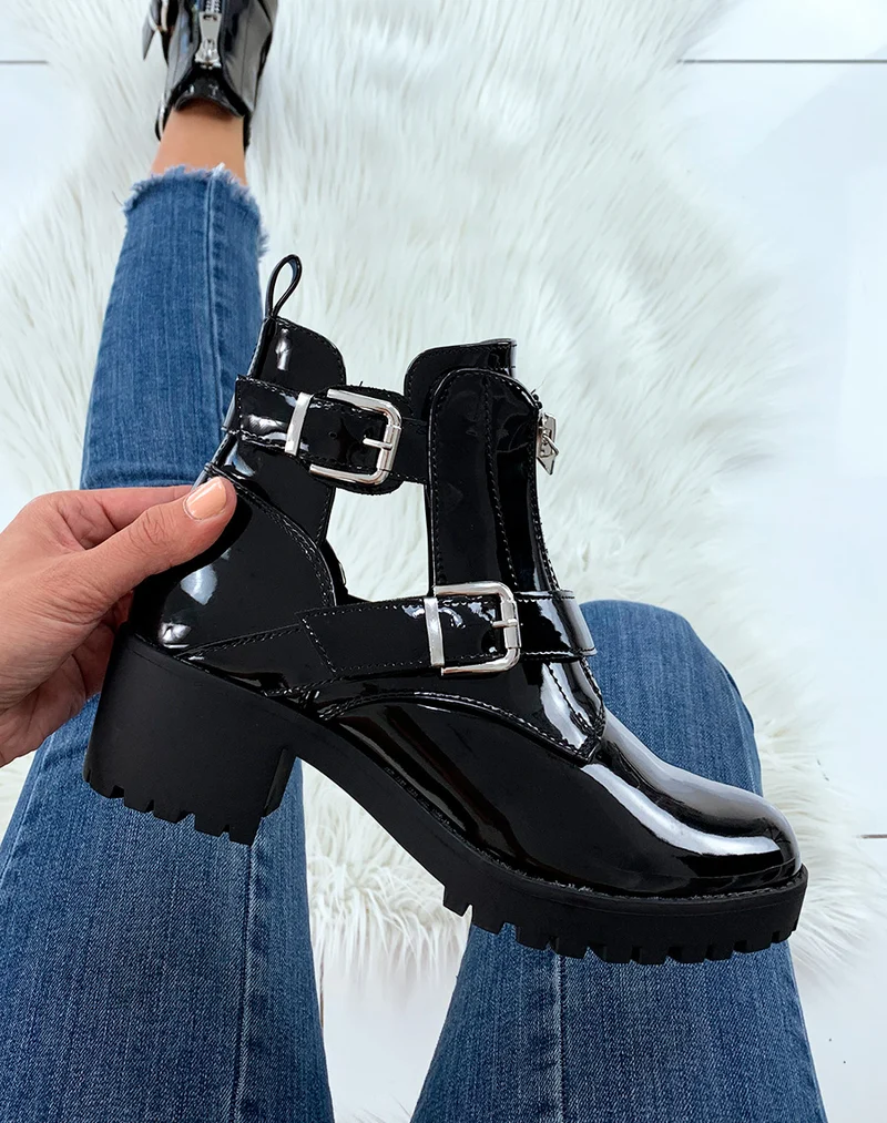 Bottines noires vernis et ouvertes à double lanières