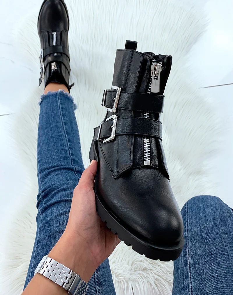 Boots noirs à talon à multiple sangles