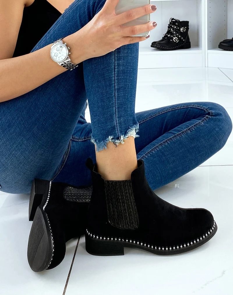 Chelsea boots en suédine noires ornées de perles dorées