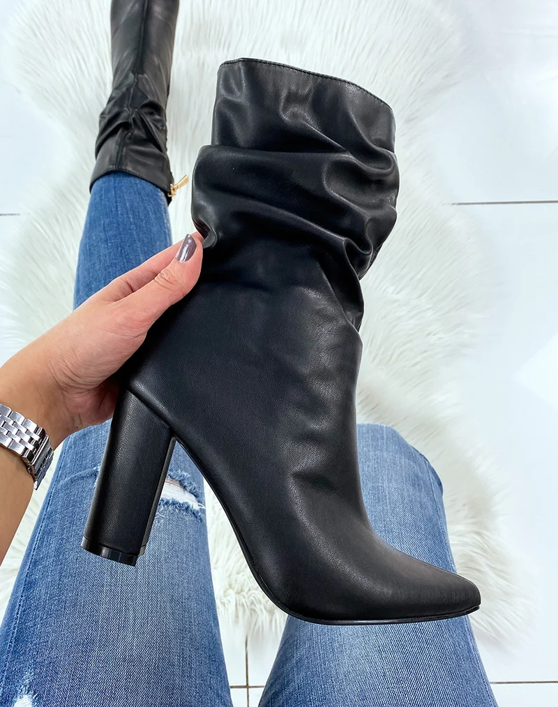 Bottines à talon noires plissées à bout pointu