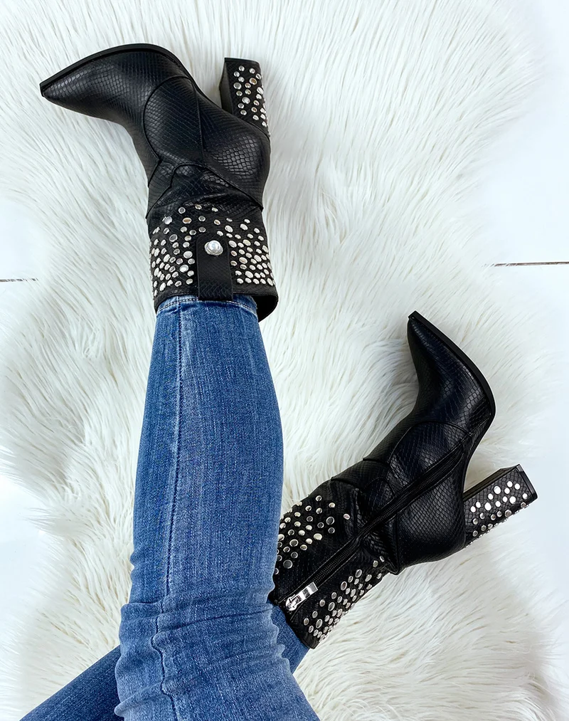 Bottines hautes effet croco noir à talon