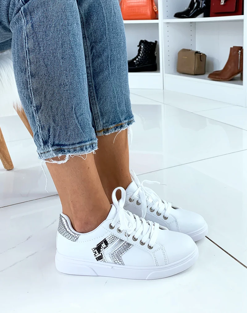 Baskets blanches et argentées à détails effet croco