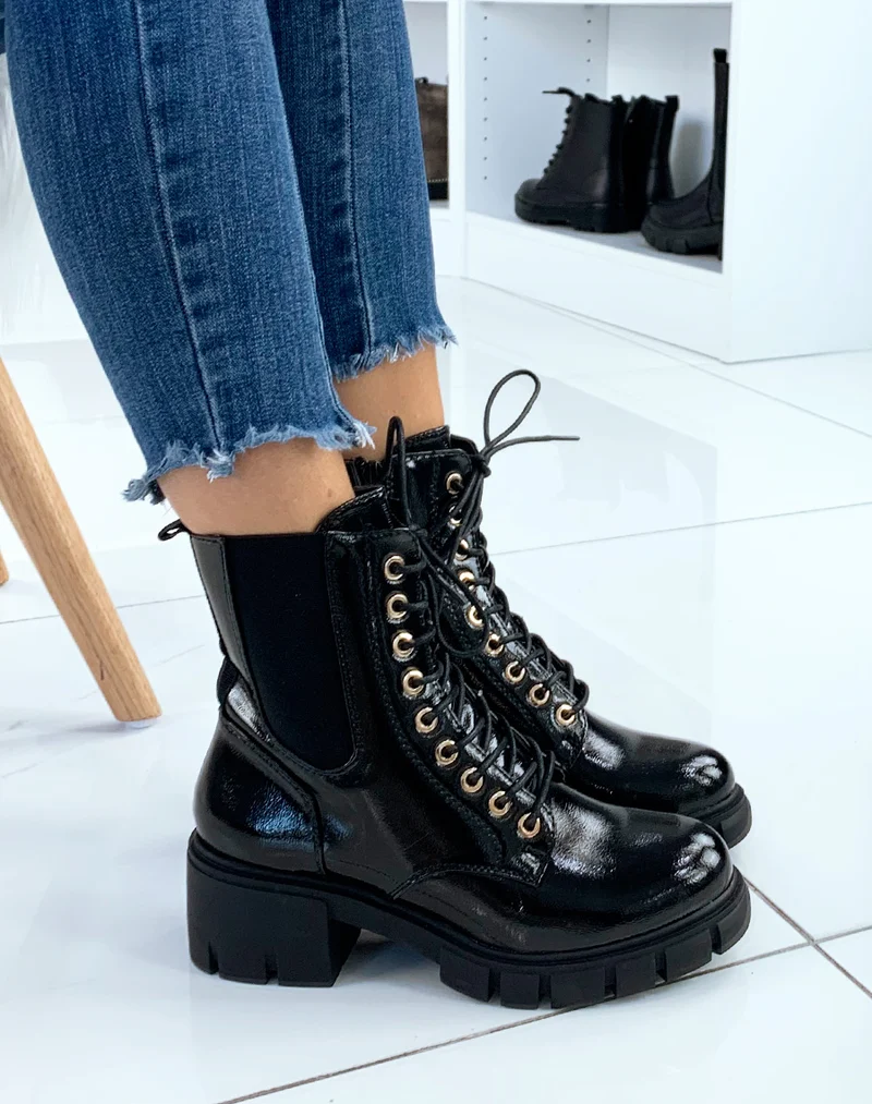 Bottines montantes vernies noires à talon mi-haut