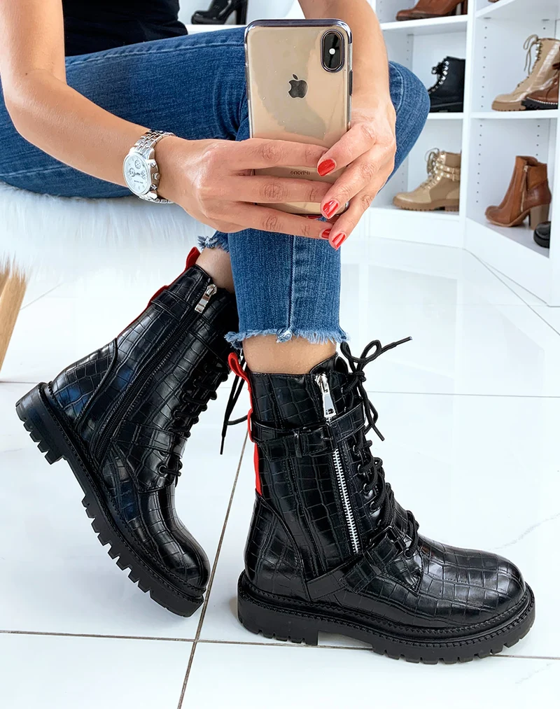 Bottines hautes noires effet croco