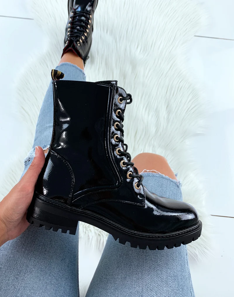 Bottines noires vernis à œillets